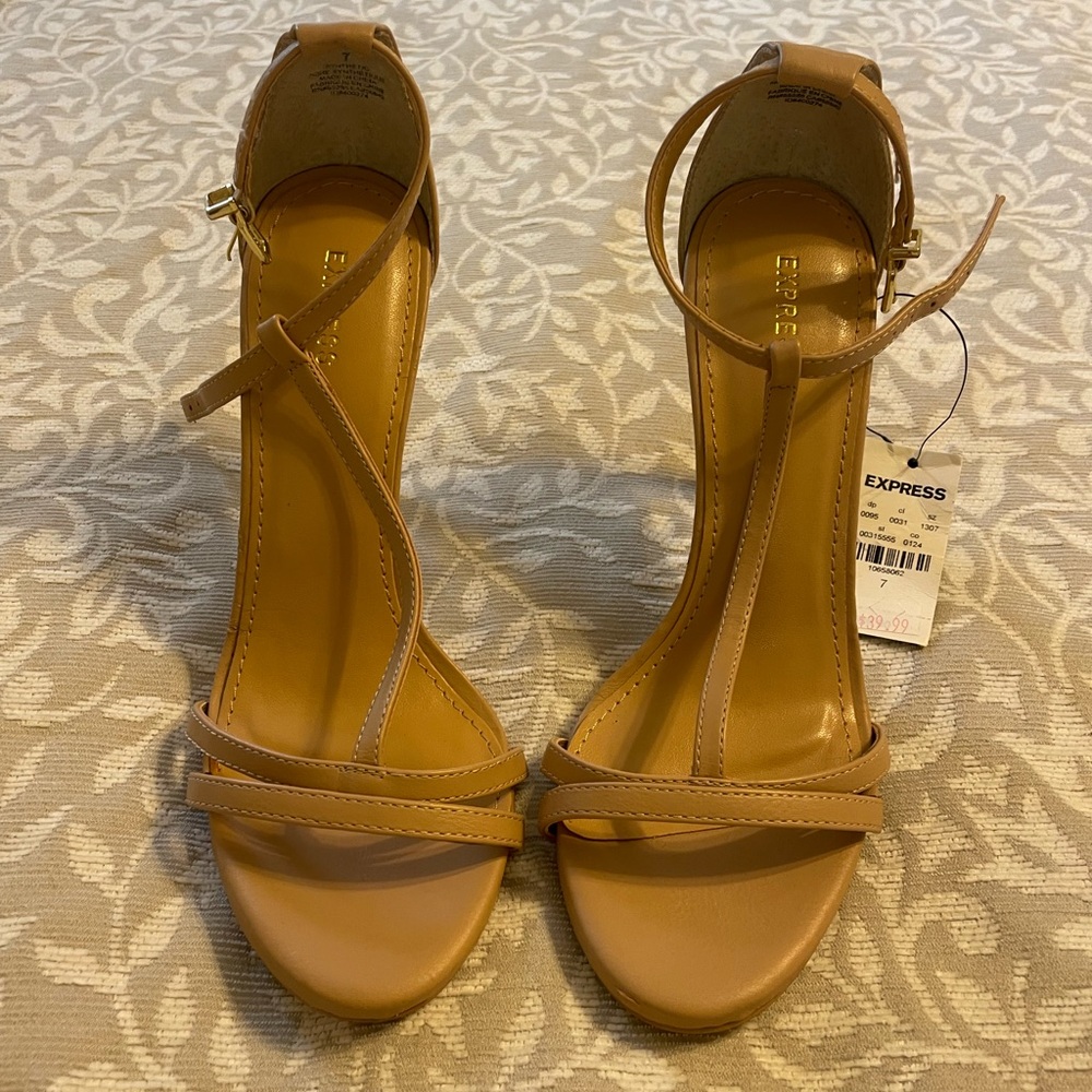 Express heels  Sz 7